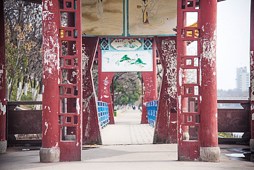 lo bach thu khung 3 ngay